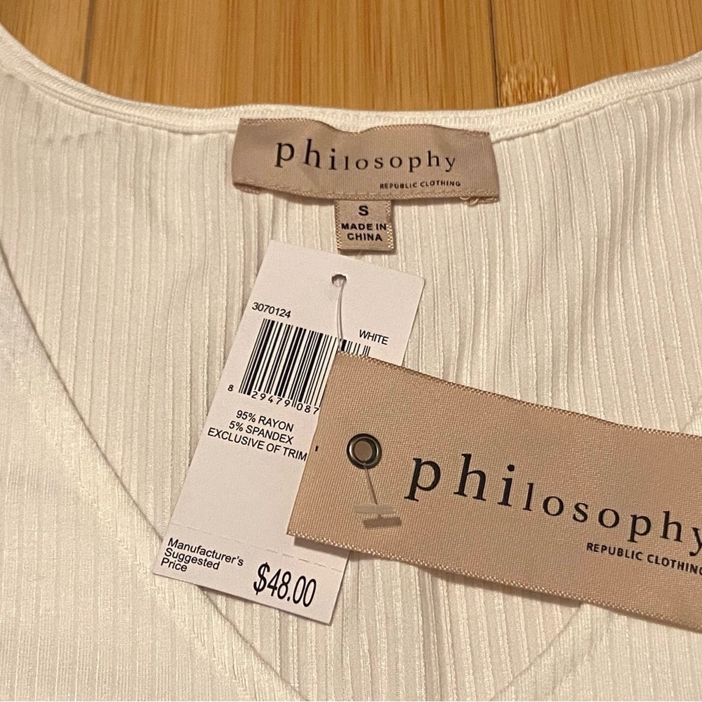 Philosophy Ribbed Puff Sleeve V-Neck Top White Size Small NWT - Picture 3 of 4